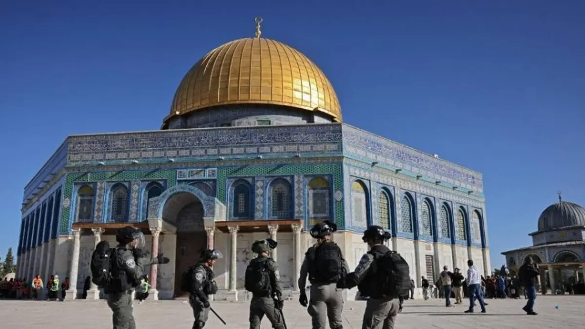 لليوم الخامس: الاحتلال يواصل إغلاق "الأقصى" ويشن حملة اعتقالات واسعة في الضفة