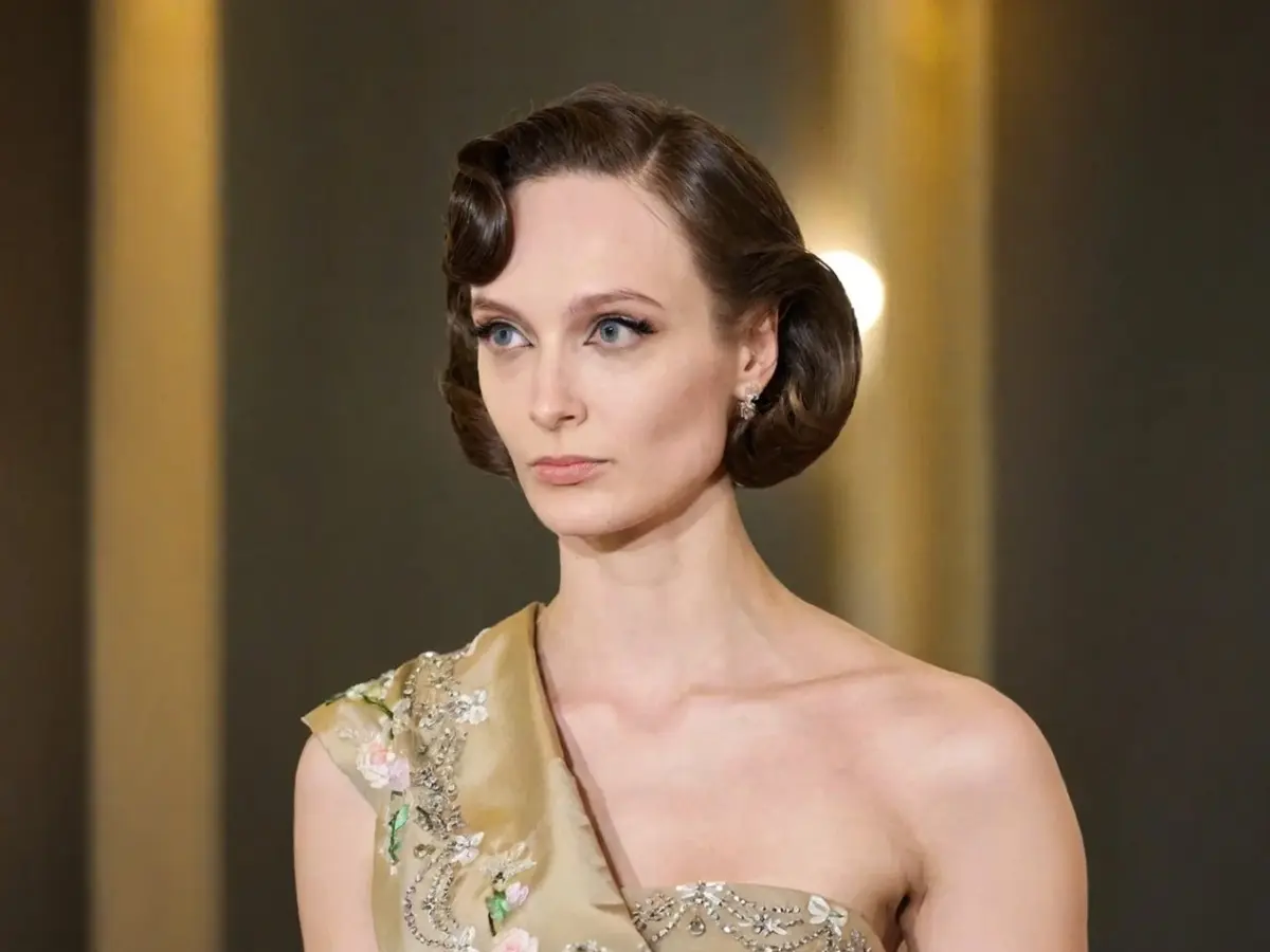 حيل تثبيت تسريحة شعرك طوال اليوم بدون اسبراي تناسب كل أنواع الشعر