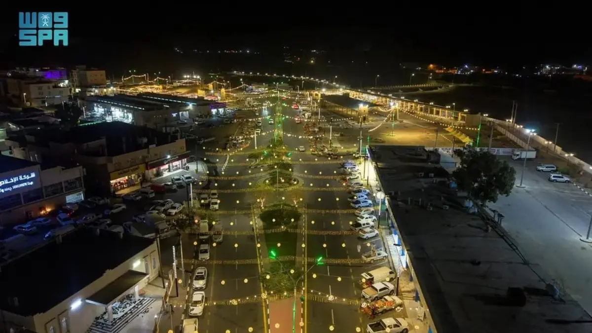 وهج الفوانيس يضفي طابعاً تراثياً على فعاليات "رمضانية المخواة" بالسعودية