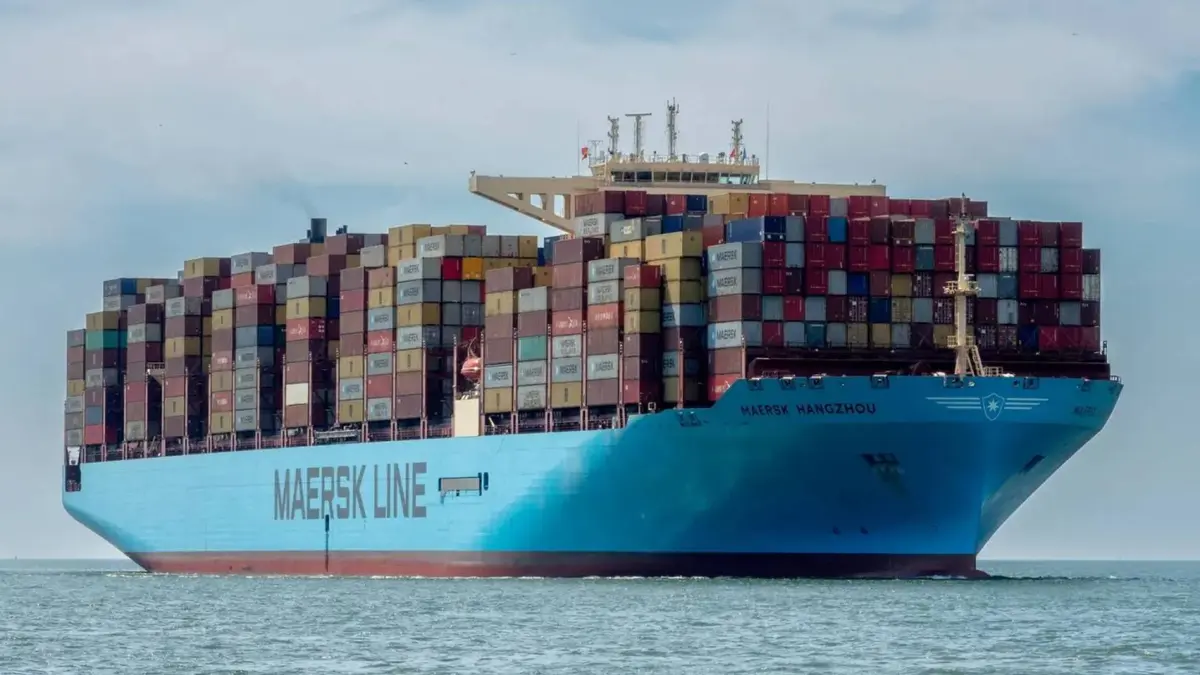 "ميرسك" تعلق عمليات الشحن في الخليج "حتى إشعار آخر" باستثناء الأردن ولبنان