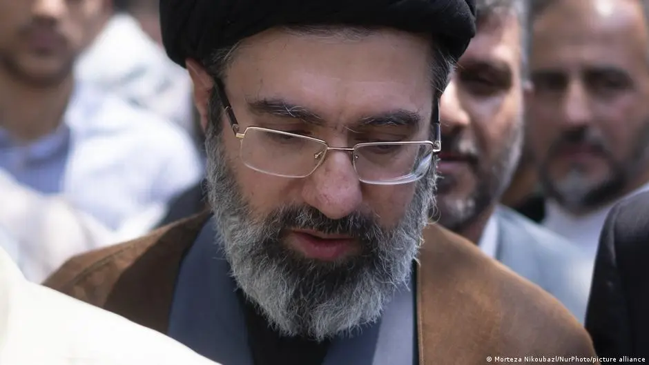 مجتبى الأوفر حظا لخلافة والده.. ماذا نعرف عن المرشد المحتمل؟