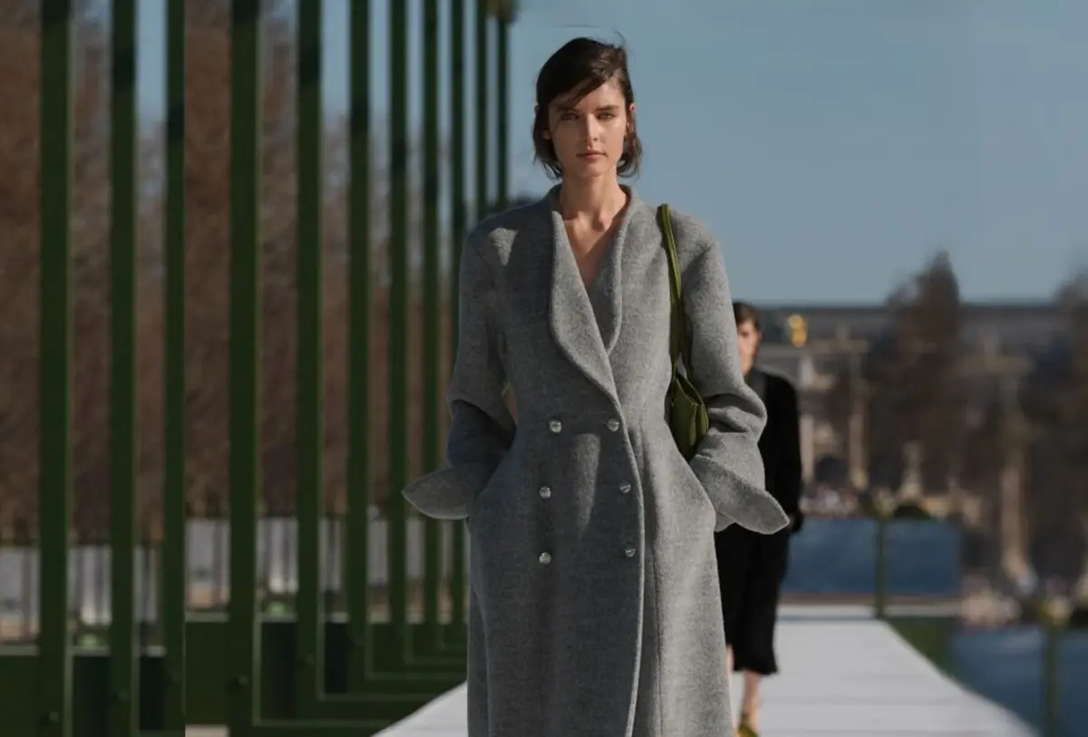 أسبوع الموضة في باريس ينطلق..ديور وسان لوران يتصدران المشهد