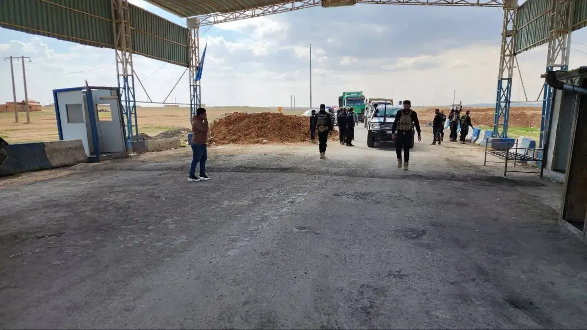 فتح الطرق الحيوية في محافظة الحسكة وإزالة السواتر الترابية