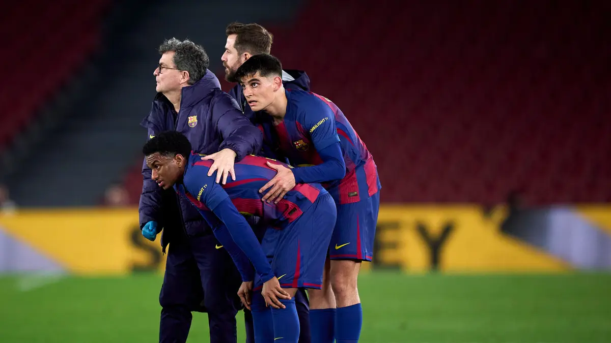 وسط عاصفة الإصابات.. لاعبو برشلونة يوجهون أصابع الاتهام لمسؤول بعينه