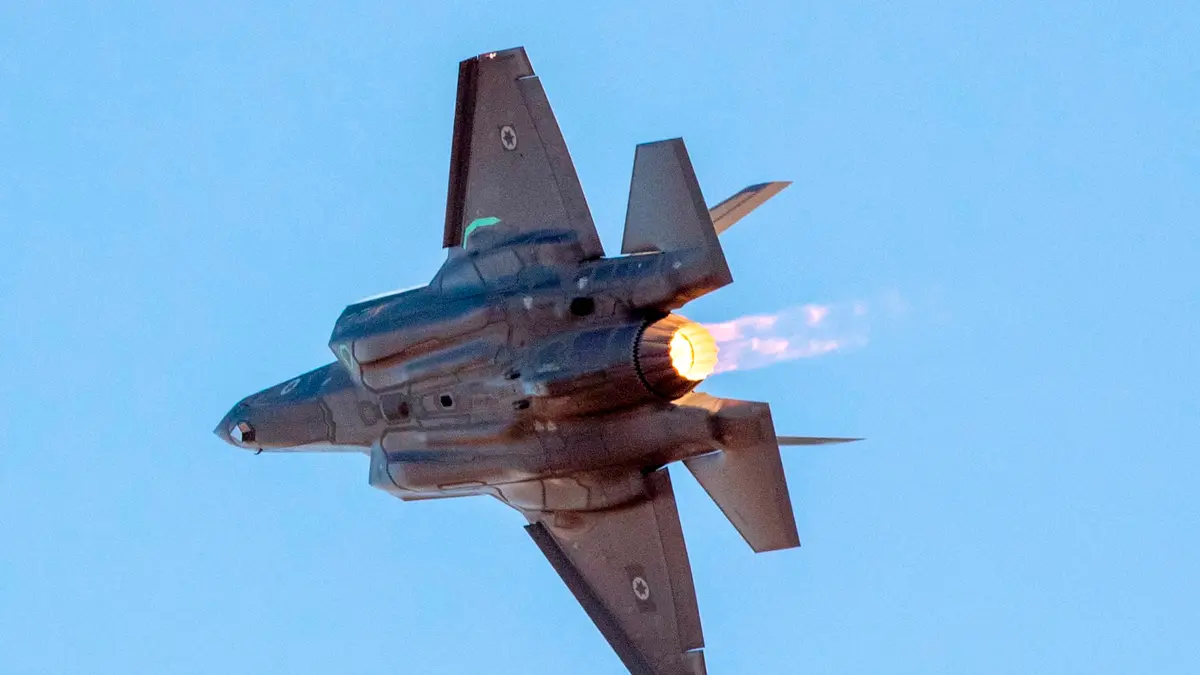 إسرائيل تُسقط طائرة إيرانية خلال قتال جوي فوق طهران