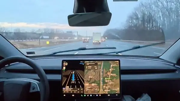 سيارة تسلا موديل Y تقطع رحلة 668 كم بدون سائق