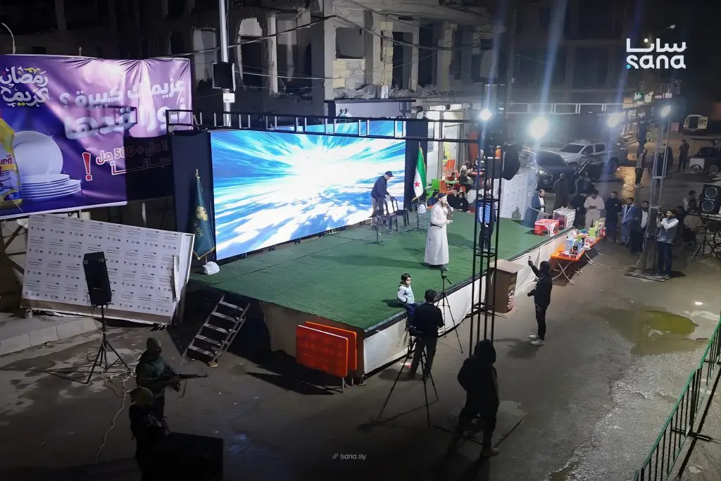 مديرية أوقاف دير الزور تنظم مهرجاناً دعوياً في ساحة الساعة وسط المدينة