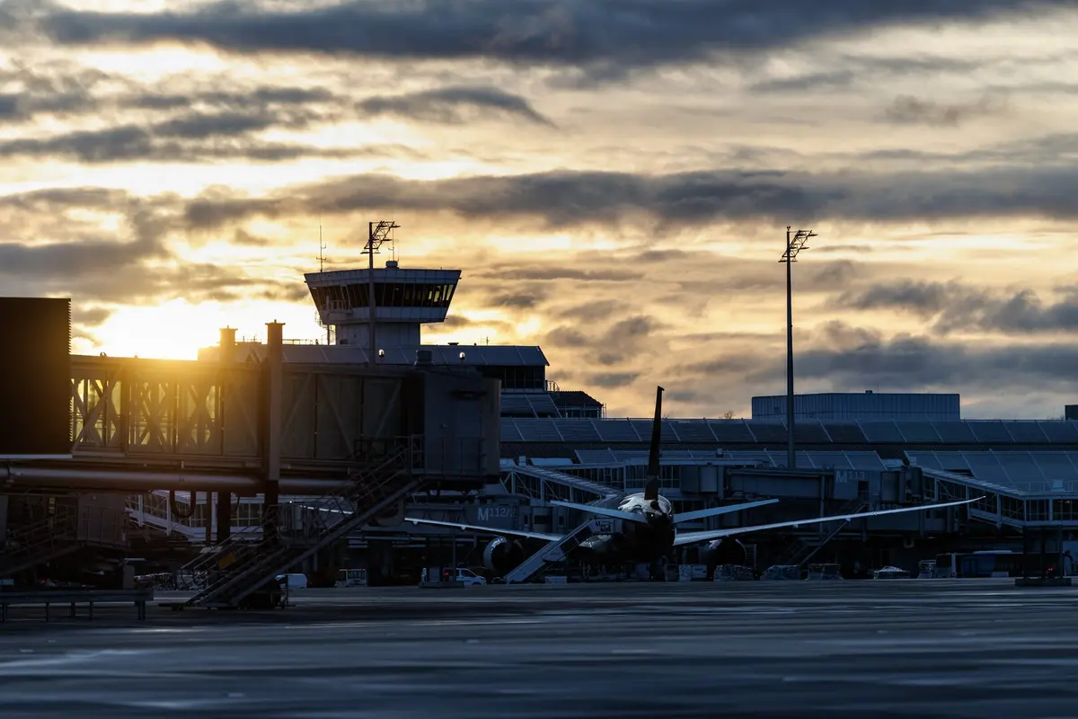 الولايات المتحدة تبدأ تشغيل رحلات مستأجرة لإجلاء مواطنيها من الشرق الأوسط