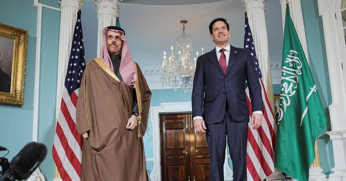 السعودية تبحث مع أمريكا والصين تطورات الحرب في إيران