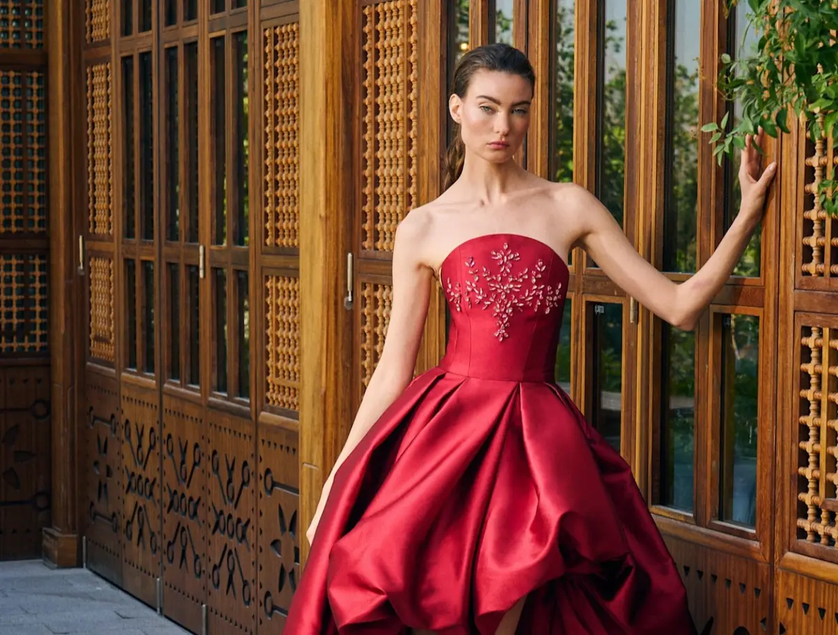 أسبوع الموضة في باريس: الألوان الترابية تطغى على صيحات خريف وشتاء 2026- 2027