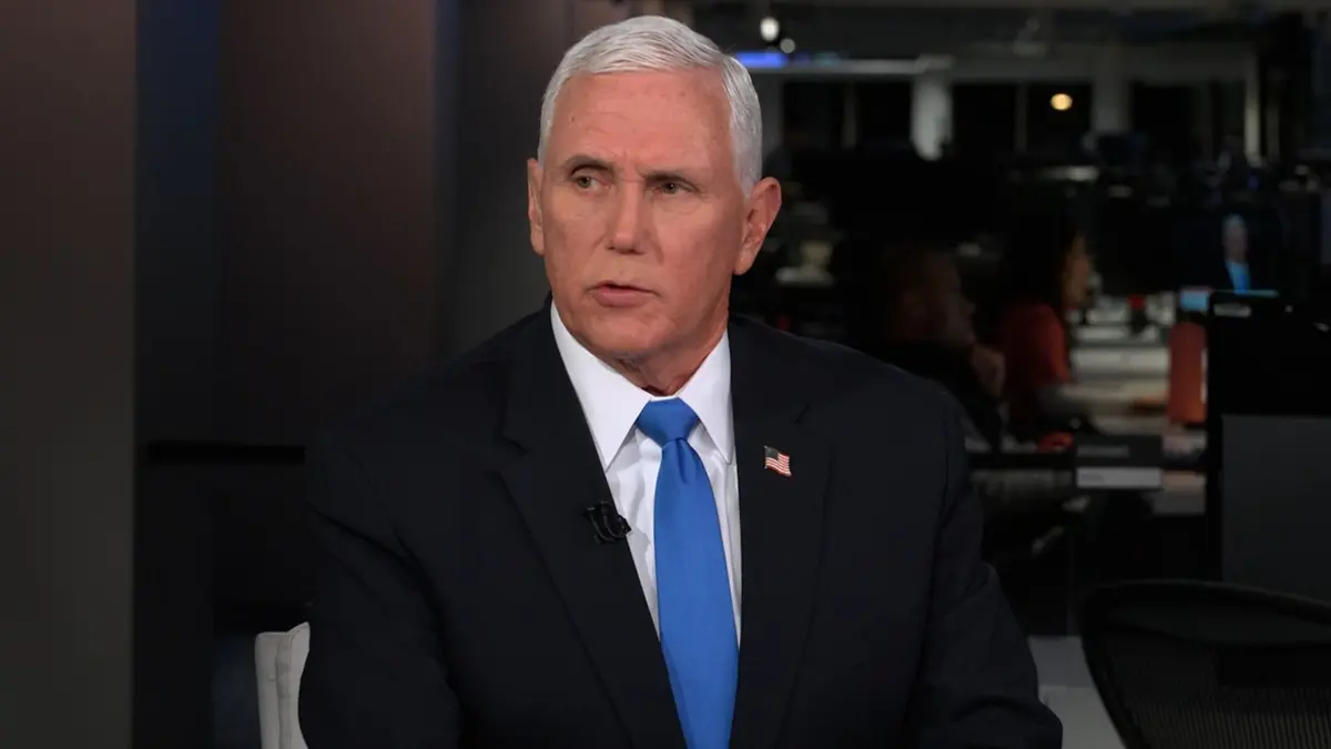 بنس يُشيد بترامب لـ"اتخاذه القرار" بضرب إيران