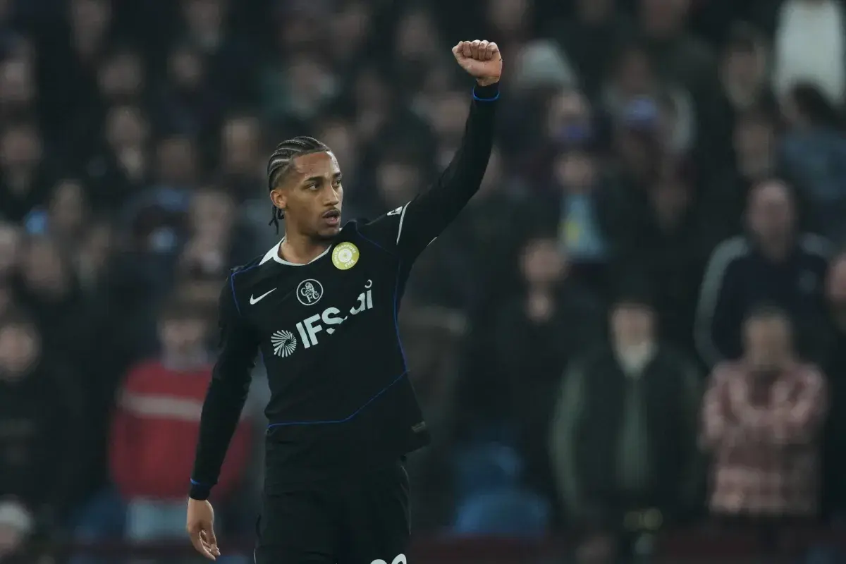 «هاتريك» بيدرو يقود تشيلسي لاكتساح أستون فيلا في عقر داره