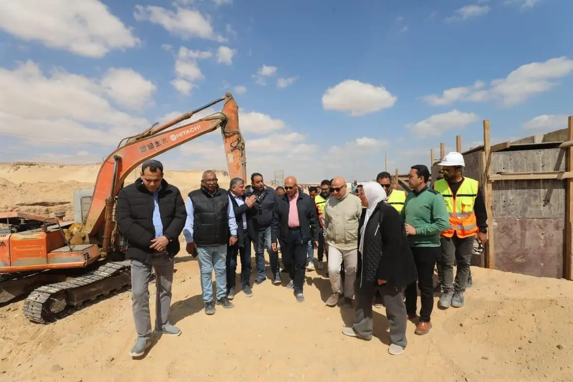 نائب وزيرة الإسكان يتفقد مشروعات الصرف الصحي ضمن مبادرة حياة كريمة بمحافظة المنيا