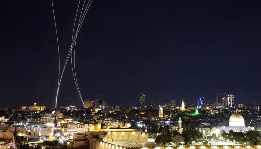 انفجارات في القدس بعد إطلاق صواريخ من إيران - موقع 24