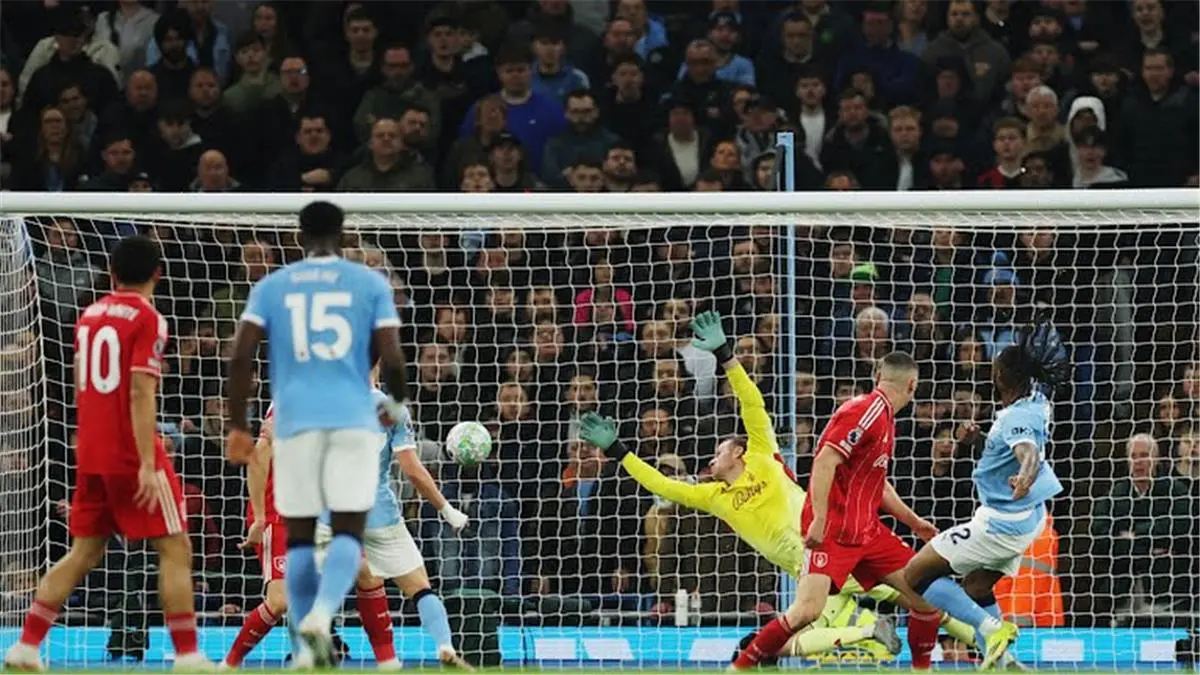 سيمينيو يسجل هدف مانشستر سيتي الأول أمام نوتينجهام