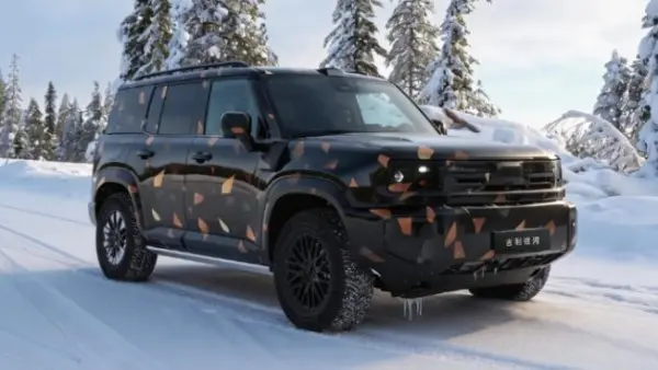 جيلي تتحدى بـ Galaxy Cruiser‏ ‏لاند روفر ديفندر.. من تتفوق؟