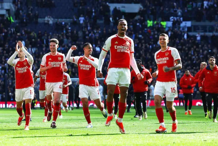 آرسنال يعزز صدارته ومانشستر سيتي يتعثر في الدوري الإنكليزي لكرة القدم