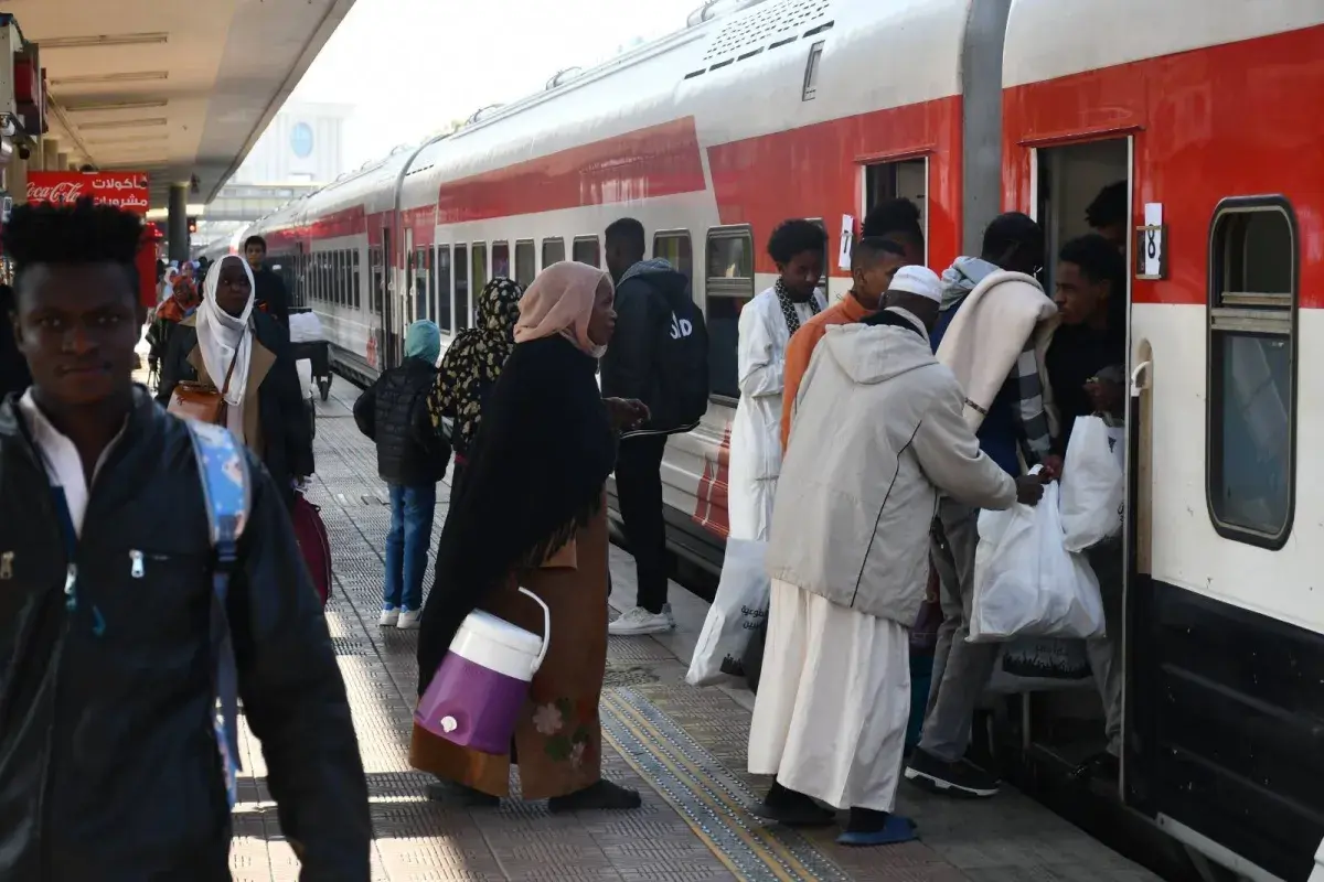 مصر: وافدون مخالفون يستنفرون لتقنين أوضاعهم أو العودة بعد مطاردات أمنية