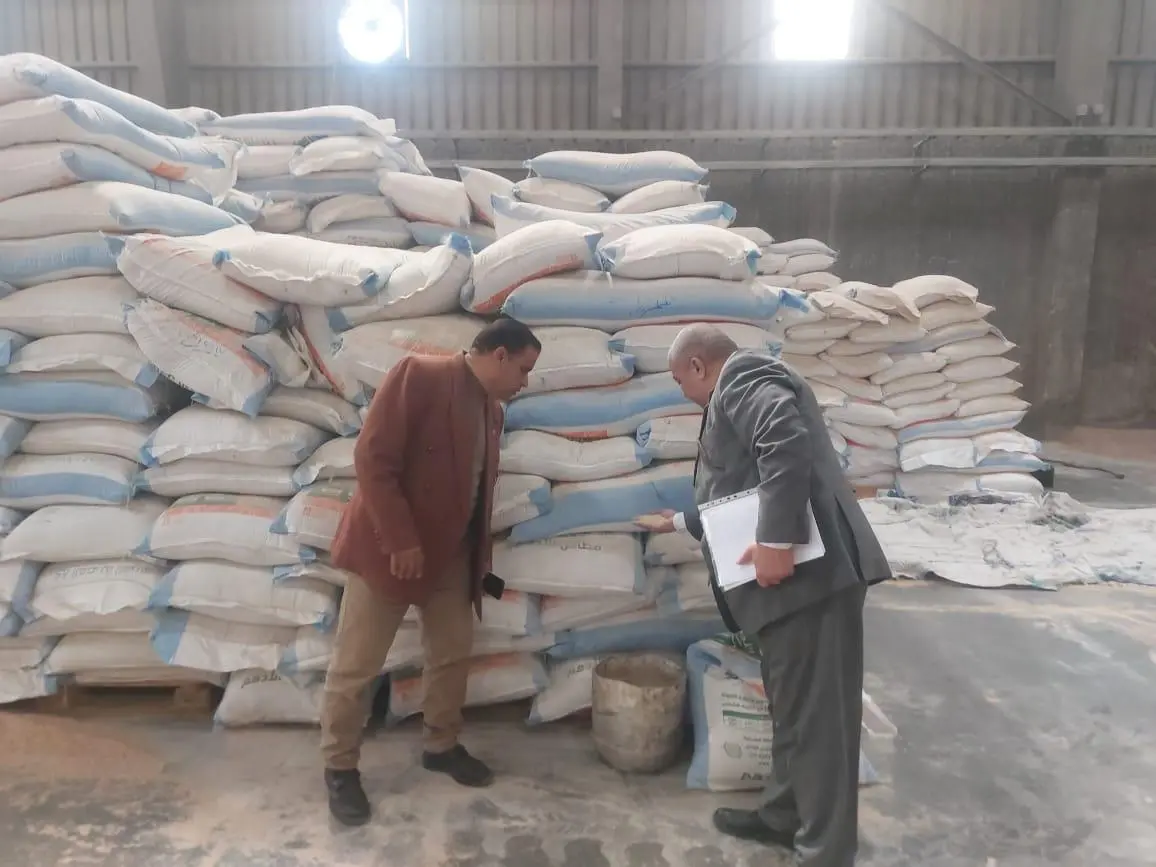 حملات رقابية موسعة على الأعلاف.. ضبط 89 طنًا وإحالة مخالفين للنيابة