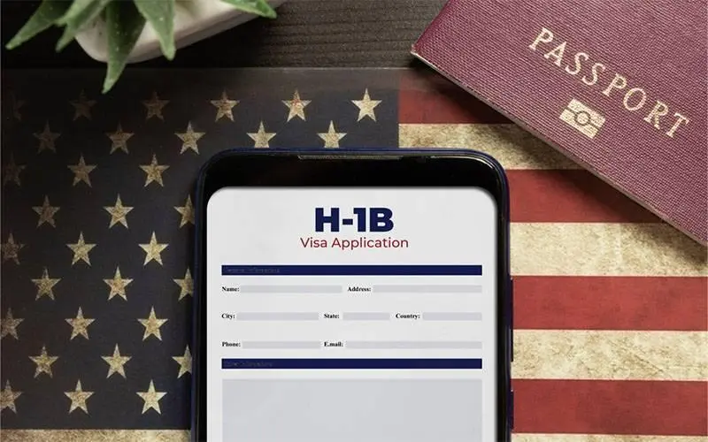 100 ألف دولار رسوماً لاستخراج تأشيرة «H-1B»
