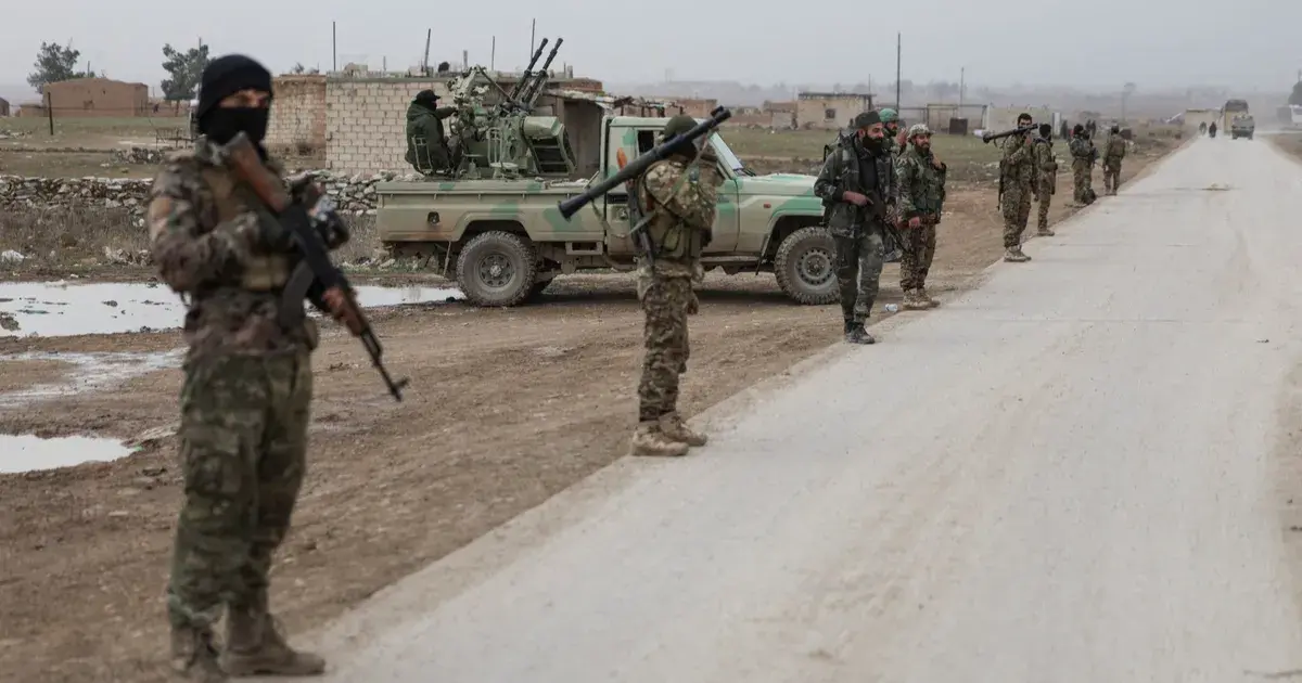 الجيش السوري يكثف انتشاره على الحدود اللبنانية والعراقية