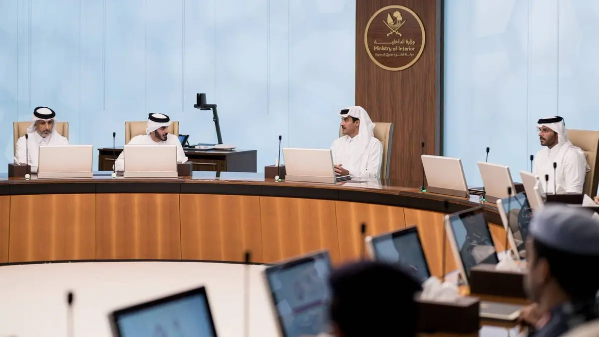 أمير قطر يطلع على جاهزية مركز القيادة لإدارة الأزمات