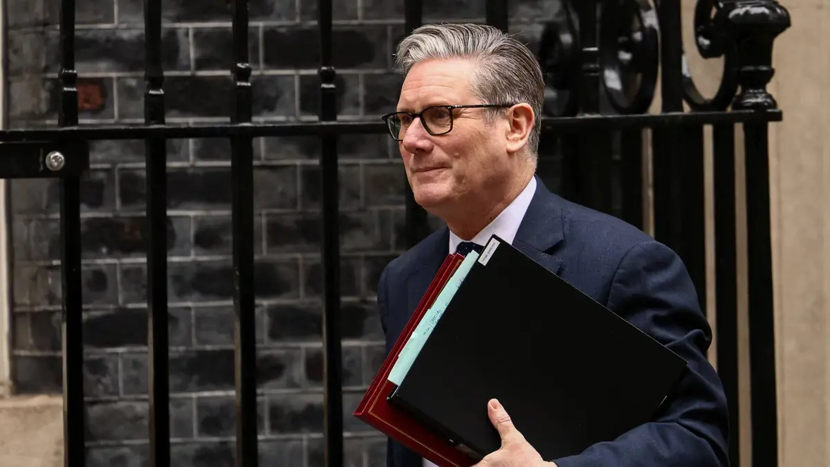 ستارمر: نتعامل مع أزمة هي الأكبر منذ الحرب الباردة ونعلن عمليات إجلاء واسعة