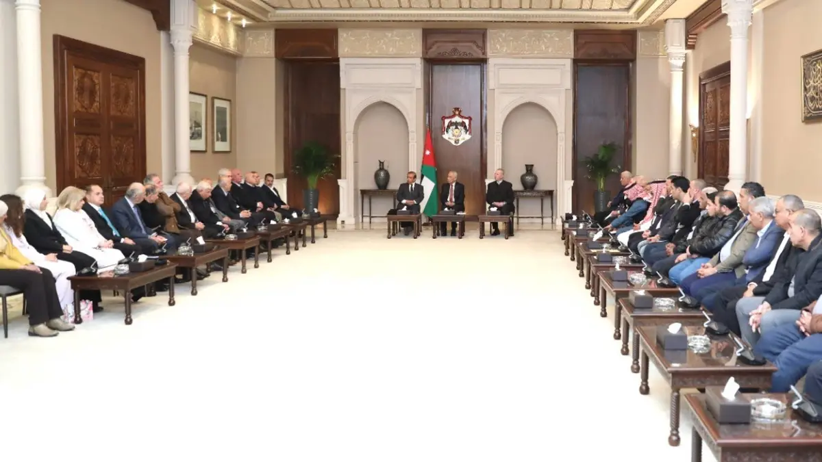 خلال لقائه فعاليات رياضية وشبابية وإعلامية ومجتمعية.. العيسوي: الأردن بقيادة الملك نموذج للاستقرار والتحديث بالمنطقة