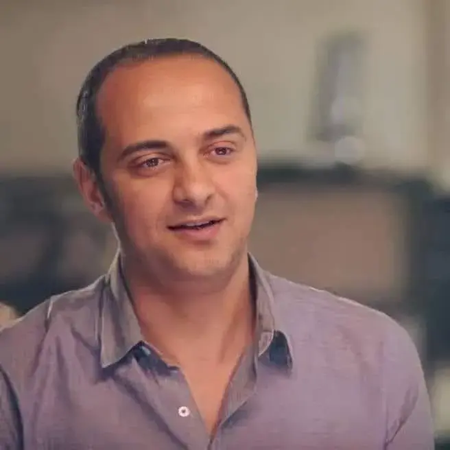 محمد هشام عبية: «صحاب الأرض» نجا من فخ الملاسنات السياسية