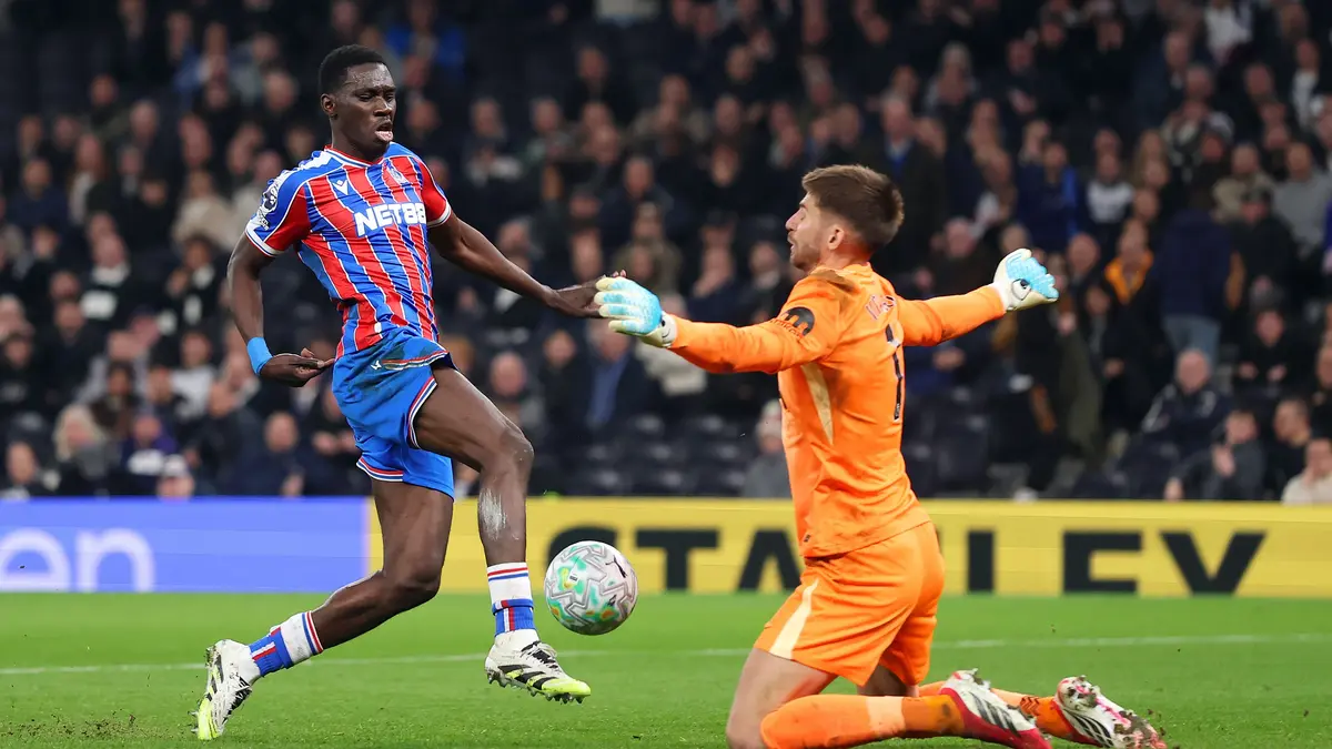 "ليلة كابوسية" تدفع توتنهام نحو مراكز الهبوط