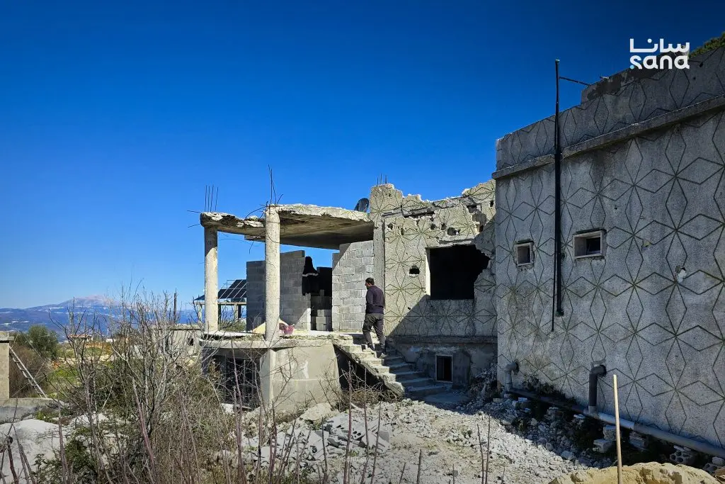 مبادرة أهلية لترميم منازل متضررة في قرى جبل الأكراد بريف اللاذقية لتشجيع عودة الأهالي