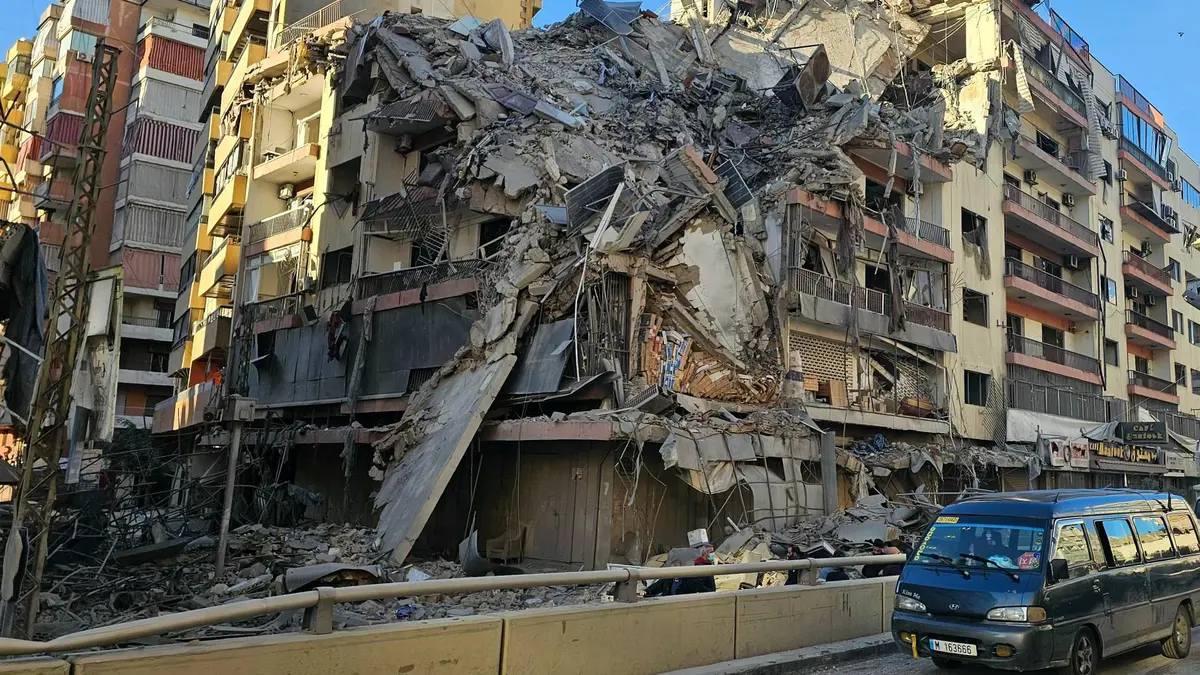 مجازر عائلية بجنوب لبنان: مقتل 6 مدنيين في قصف استهدف الكفور وزوطر الشرقية