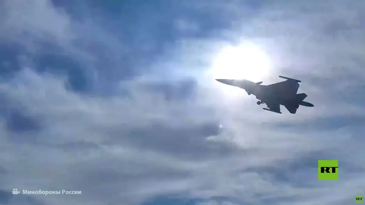 مقاتلة "سو-34" الروسية تستهدف مواقع لقوات كييف على الجبهة