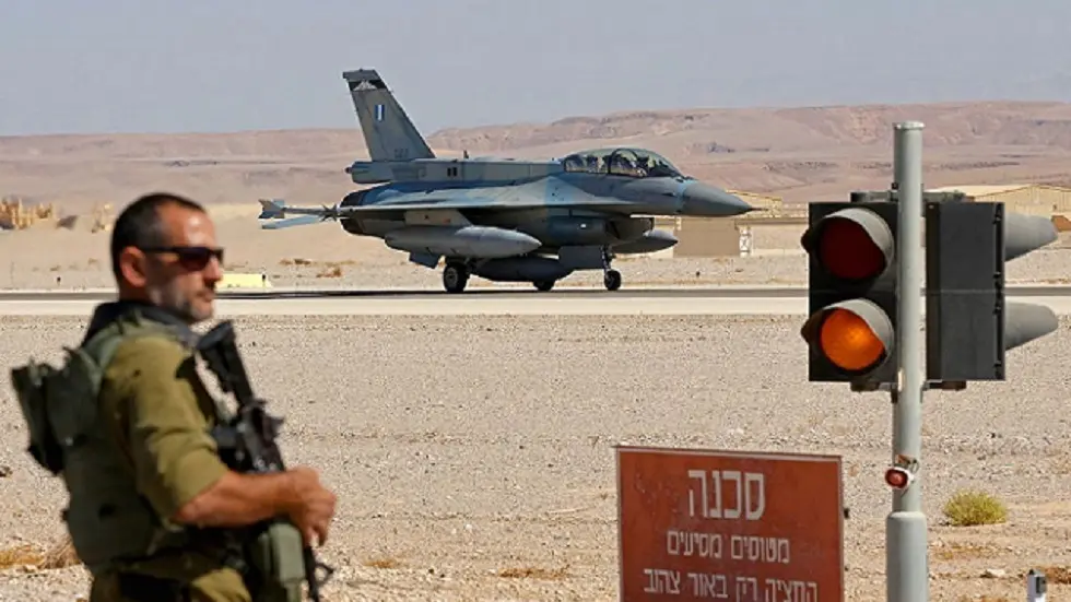 الجيش الإسرائيلي يعلن بدء موجة قصف جديدة ومهاجمة بنى تحتية في طهران