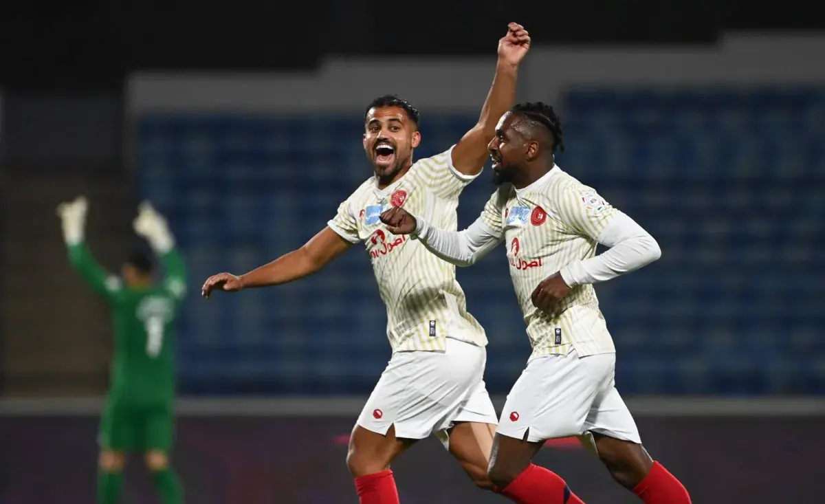 الدوري السعودي: ضمك يغادر دائرة الهبوط بثلاثية في الرياض