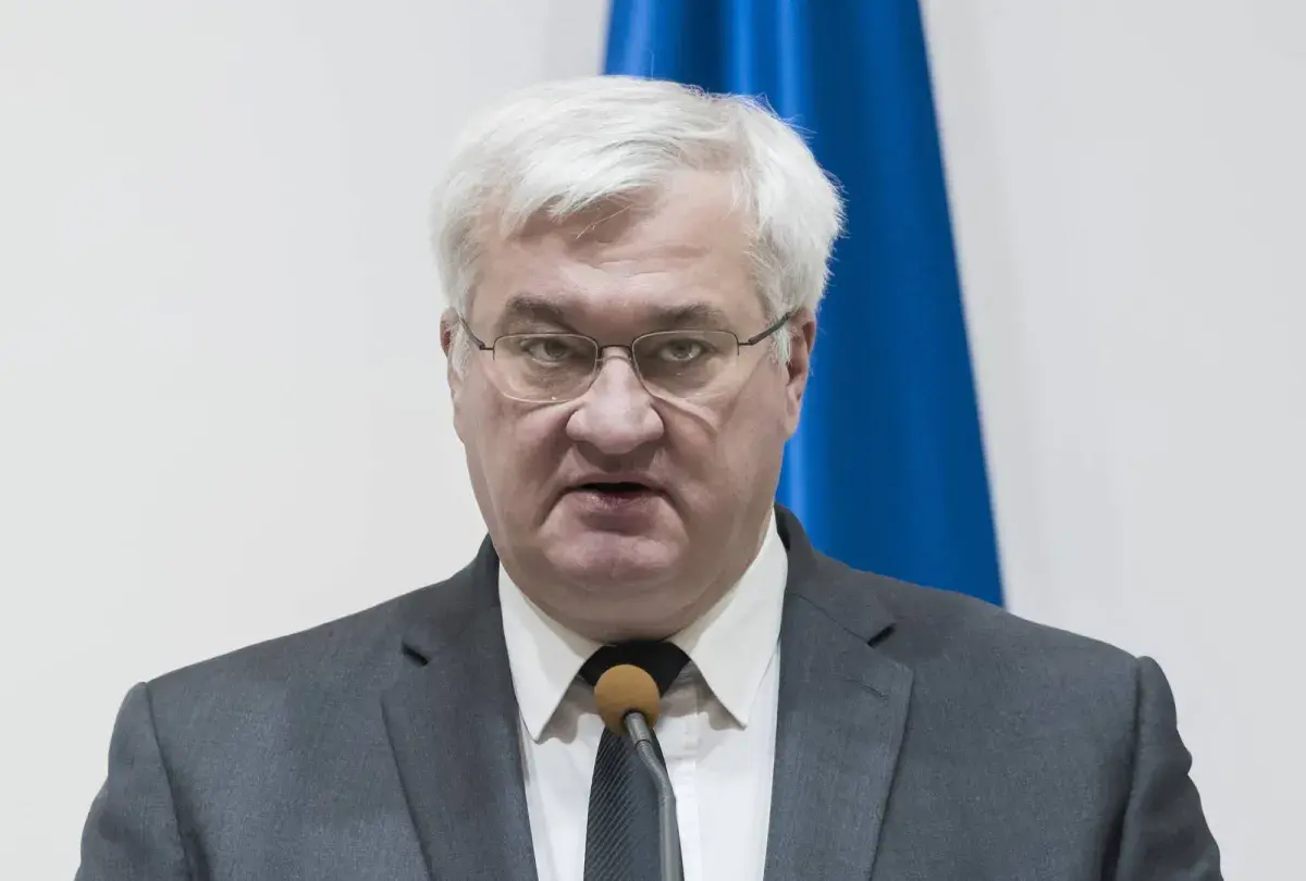 كييف تتهم المجر باحتجاز 7 موظفين في مصرف أوكراني في بودابست «رهائن».