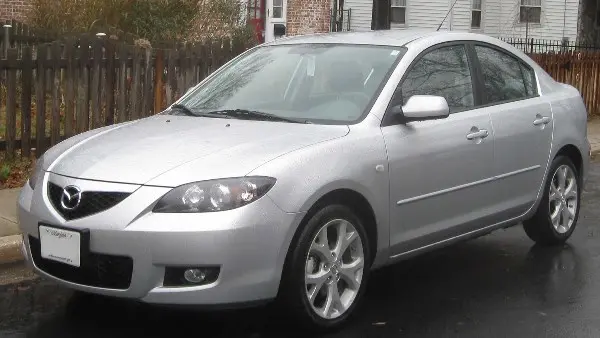 اركب مازدا 3 أوتوماتيك سعرها 400 ألف جنيه