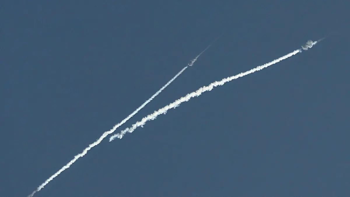 الإمارات تعلن عدد الصواريخ والمسيرات التي أطلقتها إيران