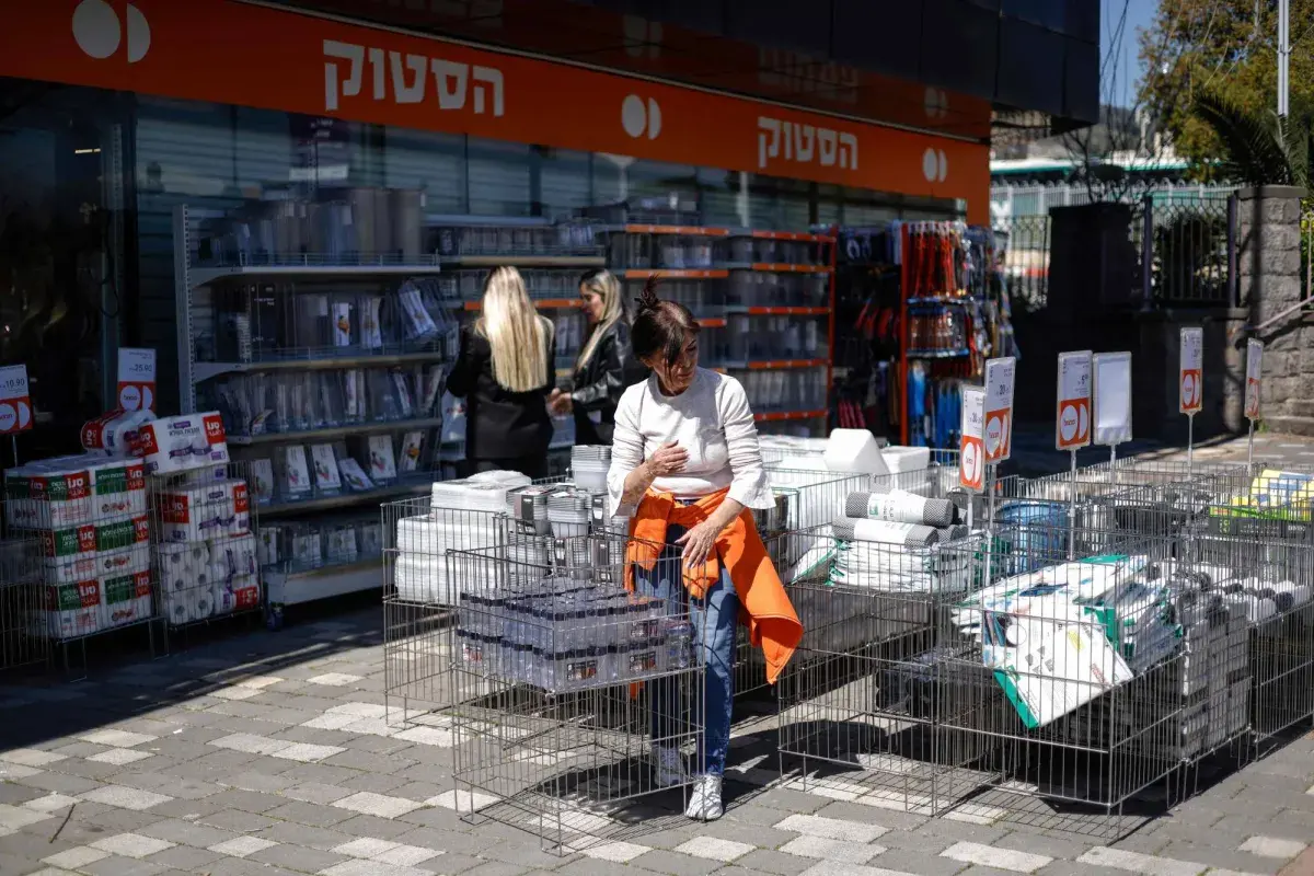 إسرائيل تخفف قيودها مع تناقص القصف الإيراني