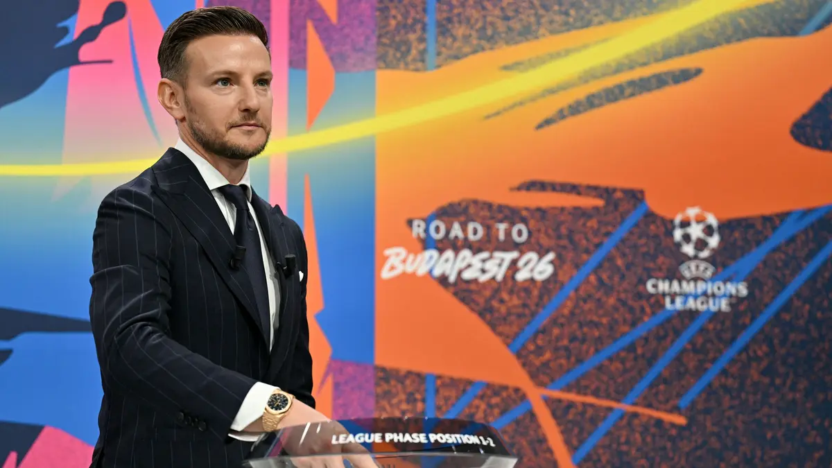 فيديو: راكيتيتش يختار بين تشافي وإنييستا ومودريتش