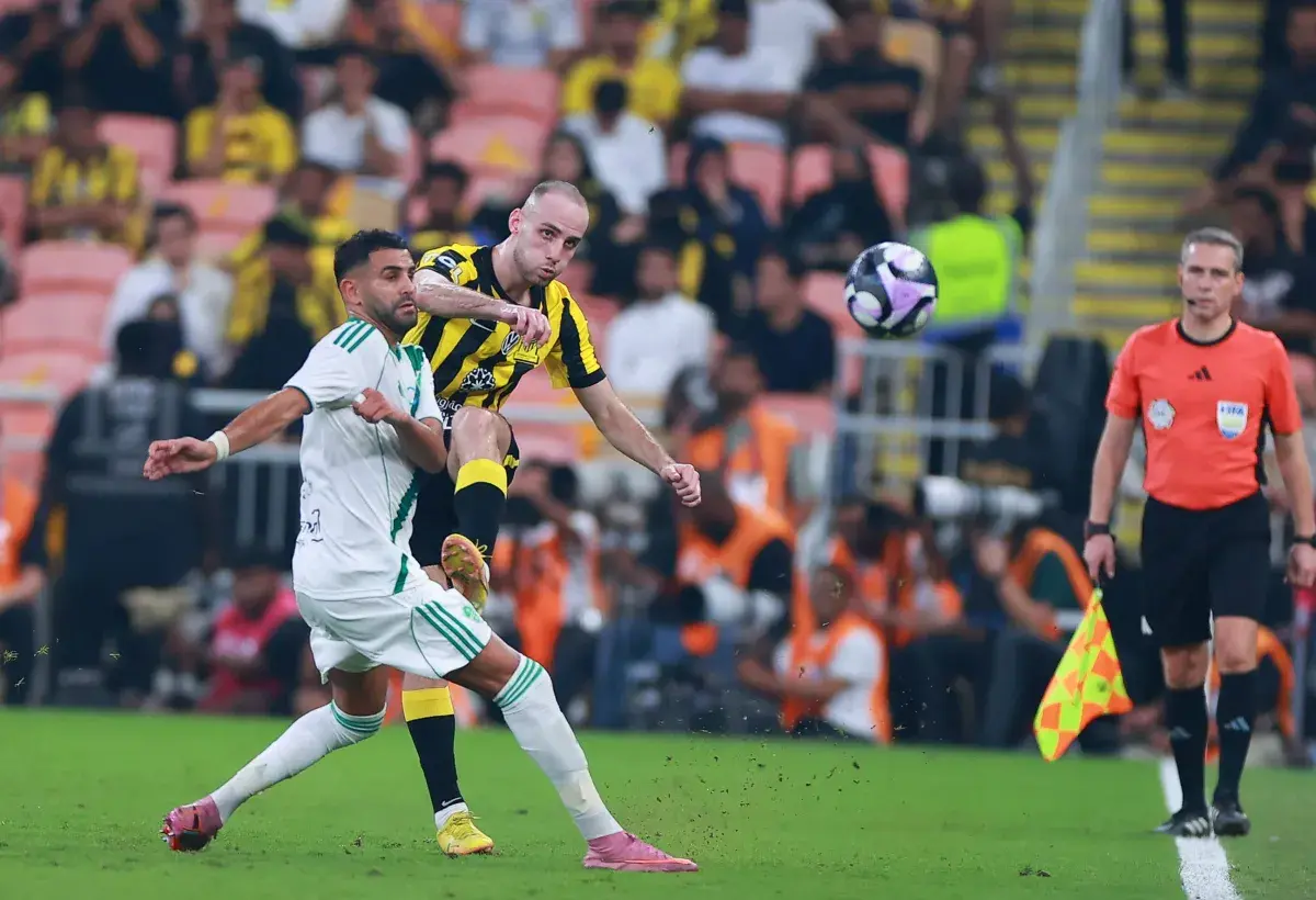 «ديربي جدة»: هيمنة خضراء... ومحرز فارس المعركة الأخيرة