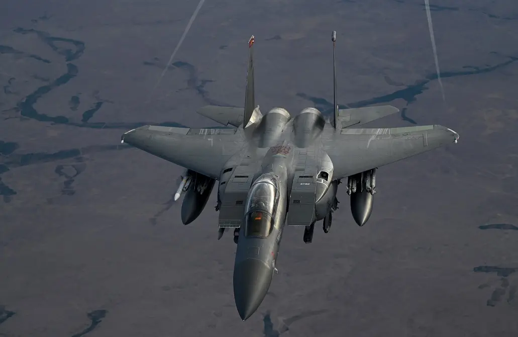 الحرس الثوري الإيراني يؤكد إسقاط مقاتلة أمريكية والجيش الأمريكي ينفي