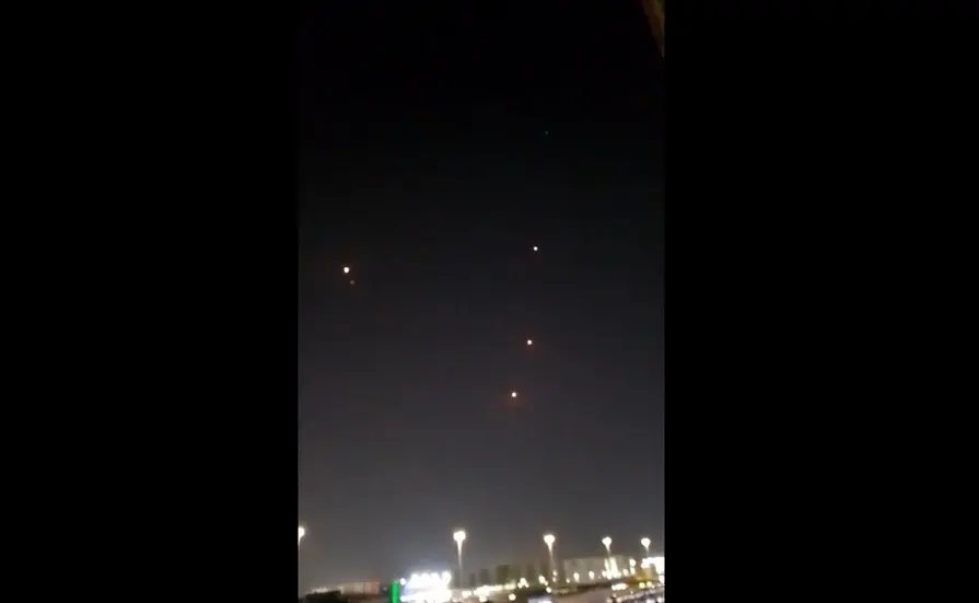 إعلام إيراني: طهران تهاجم مقر قيادة عسكرية أمريكية قرب مطار أبوظبي الدولي