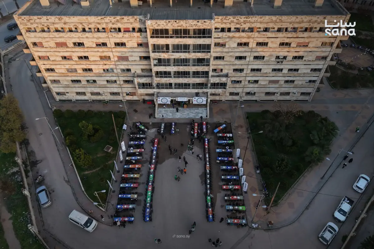 جامعة حماة مع منظمة الإغاثة الإنسانية التركية تقيم مأدبة إفطار جماعي لطلبة السكن الجامعي