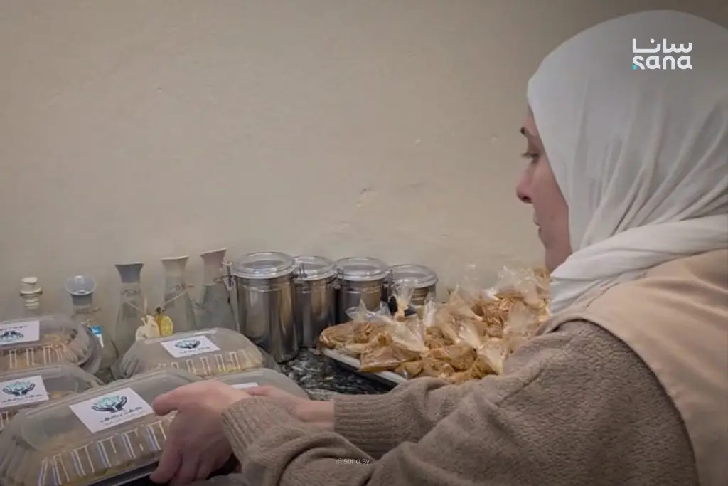 مطبخ خيري في حماة يوزع الطعام على الأسر المحتاجة في شهر رمضان