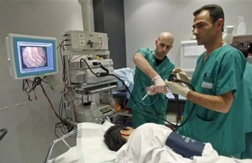 سرطان القولون والمستقيم يتصاعد بين الشباب... والكشف المبكر يرفع فرص النجاة