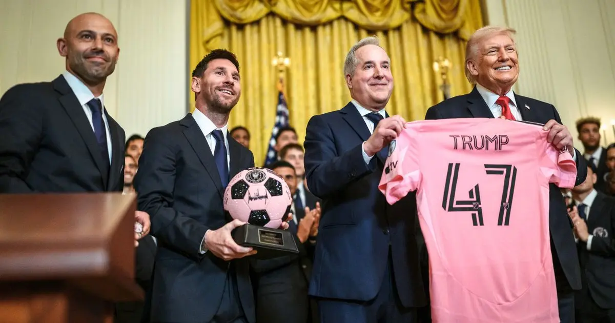 دونالد ترمب: ليونيل ميسي وكريستيانو رونالدو عبقريان