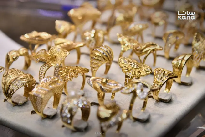 استقرار سعر الذهب عيار 21 قيراطاً في السوق السورية