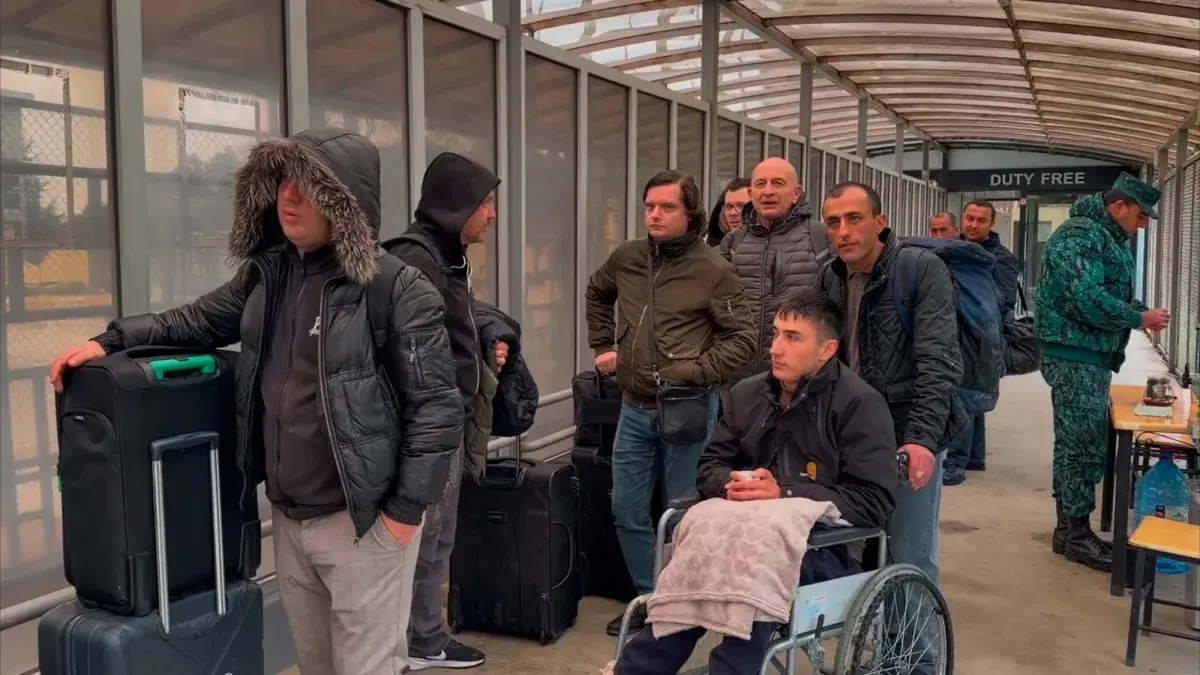 أذربيجان تسحب دبلوماسييها من إيران