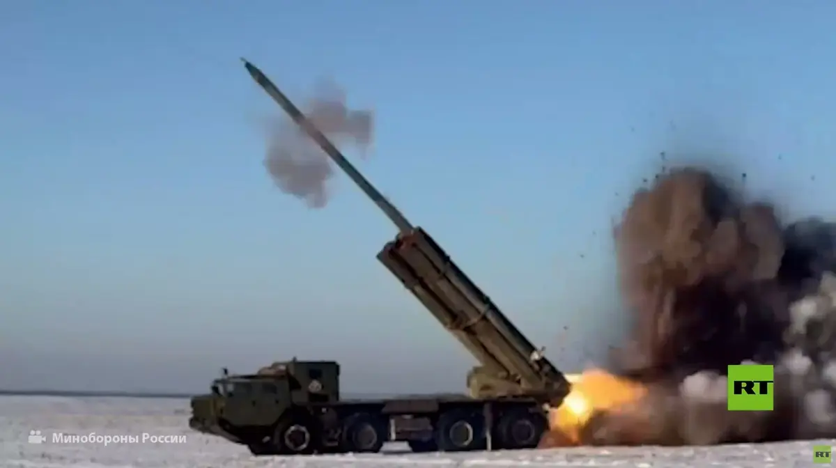 راجمات "تورنادو-إس" الروسية تستهدف مواقع عسكرية أوكرانية